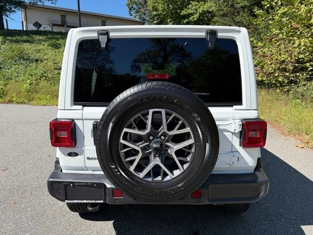 2025 Jeep JL Wrangler - Image 8 of 21