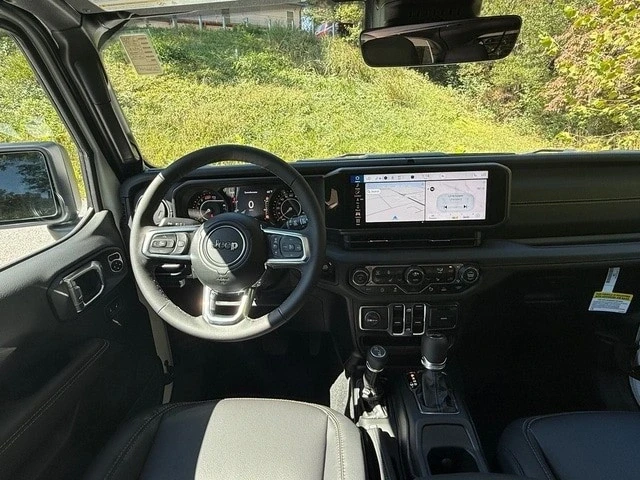 2025 Jeep JL Wrangler - Image 11 of 21
