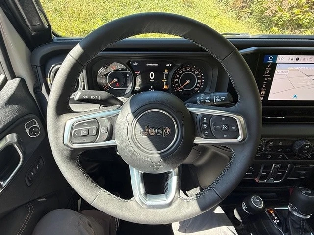 2025 Jeep JL Wrangler - Image 22 of 31