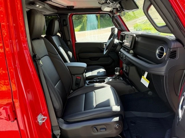2025 Jeep JL Wrangler - Image 21 of 21
