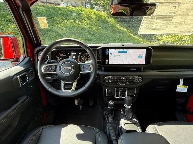 2025 Jeep JL Wrangler - Image 11 of 21