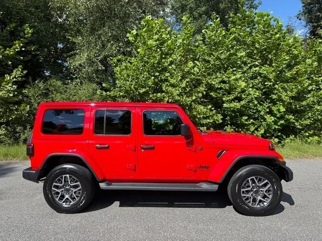 2025 Jeep JL Wrangler - Image 6 of 21