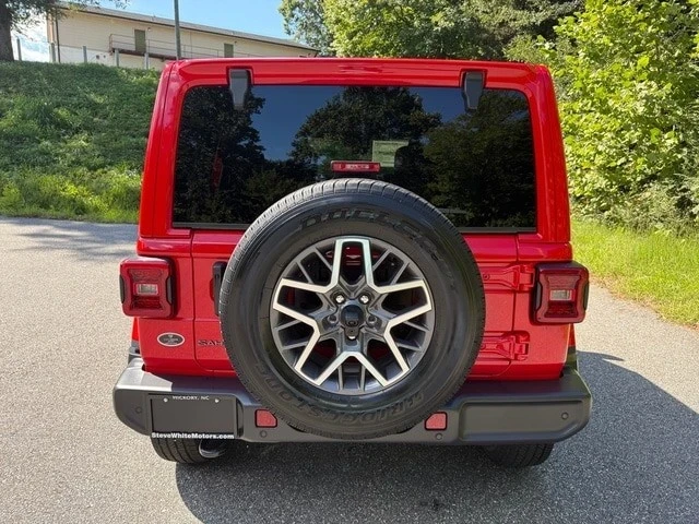 2025 Jeep JL Wrangler - Image 8 of 21