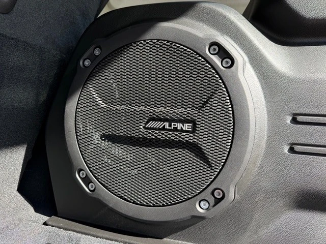 2025 Jeep JL Wrangler - Image 18 of 21