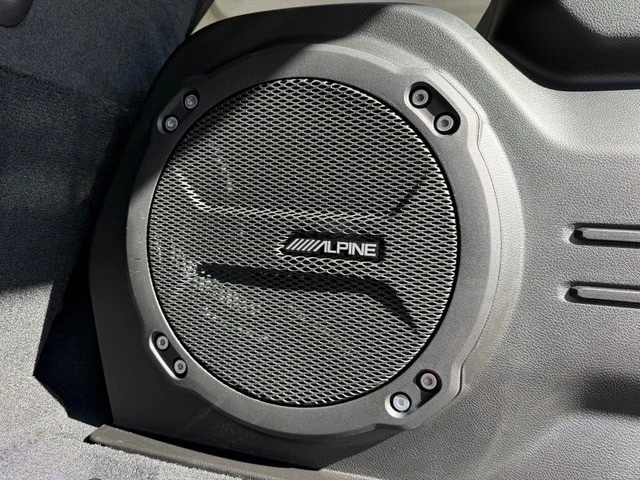 2025 Jeep JL Wrangler - Image 18 of 21