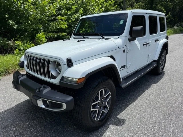 2025 Jeep JL Wrangler - Image 3 of 21