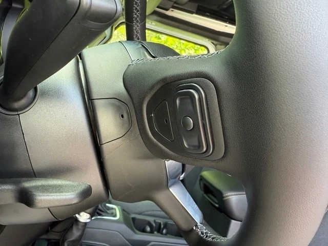 2025 Jeep JL Wrangler - Image 13 of 21