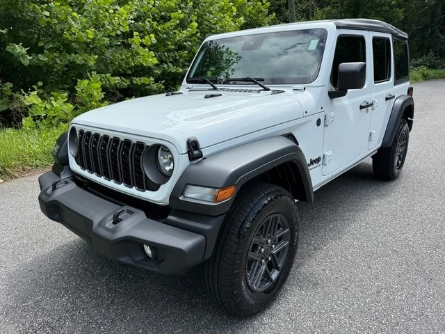 2025 Jeep JL Wrangler - Image 3 of 21