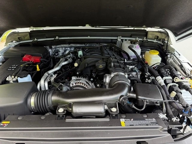 2025 Jeep JL Wrangler - Image 10 of 21