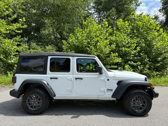 2025 Jeep JL Wrangler - Image 6 of 21