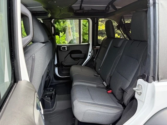 2025 Jeep JL Wrangler - Image 15 of 21