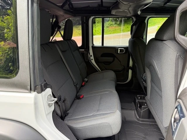 2025 Jeep JL Wrangler - Image 19 of 21