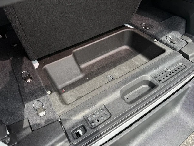 2025 Jeep JL Wrangler - Image 18 of 21