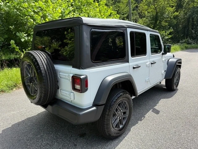 2025 Jeep JL Wrangler - Image 7 of 21