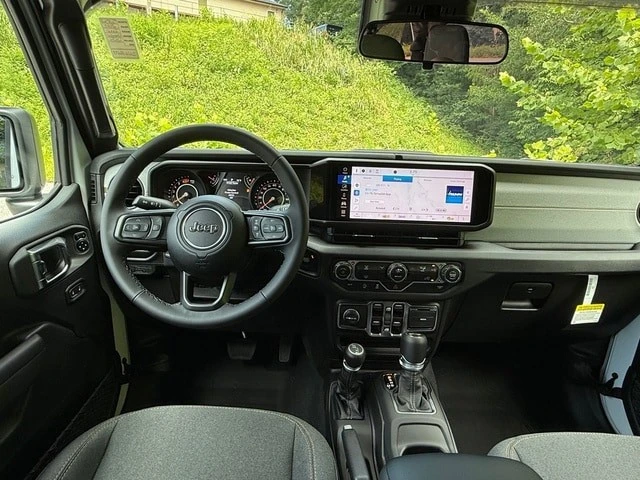 2025 Jeep JL Wrangler - Image 11 of 21