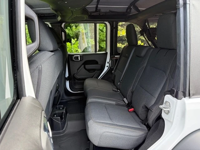 2025 Jeep JL Wrangler - Image 15 of 21