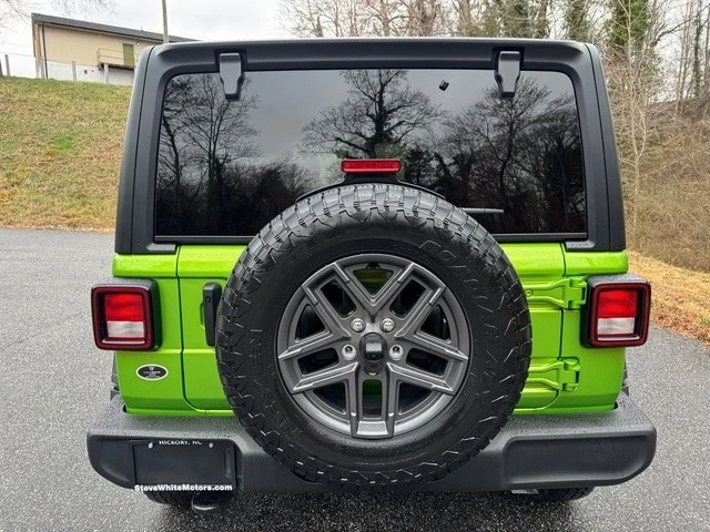 2025 Jeep JL Wrangler - Image 8 of 21