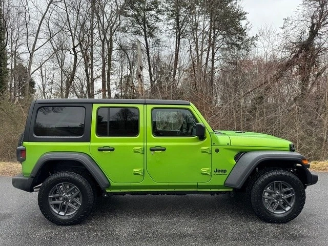 2025 Jeep JL Wrangler - Image 6 of 21