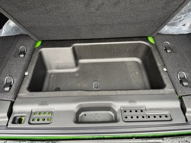 2025 Jeep JL Wrangler - Image 18 of 21