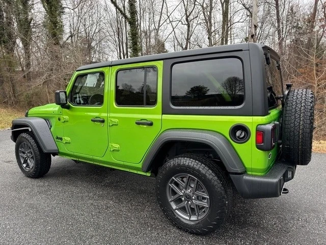 2025 Jeep JL Wrangler - Image 9 of 21