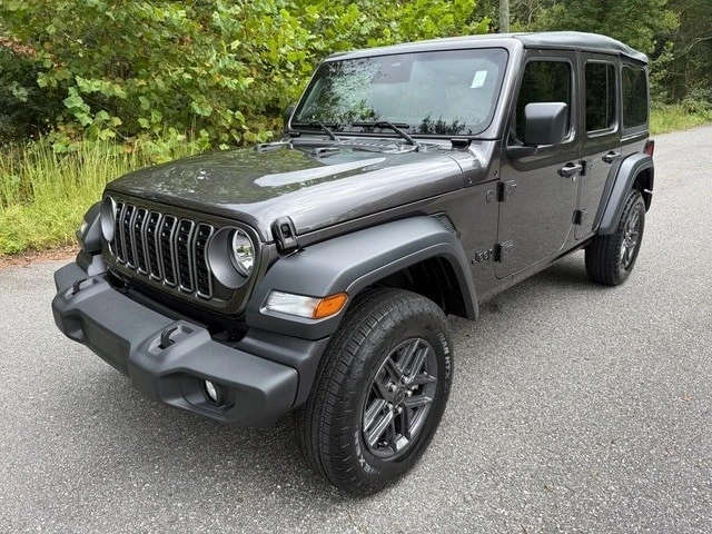 2025 Jeep JL Wrangler - Image 3 of 21