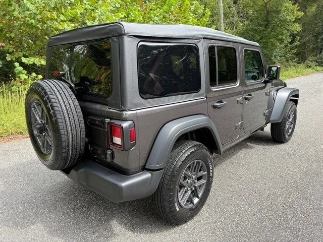 2025 Jeep JL Wrangler - Image 7 of 21