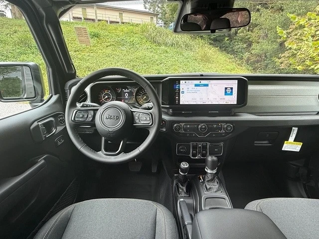 2025 Jeep JL Wrangler - Image 11 of 21