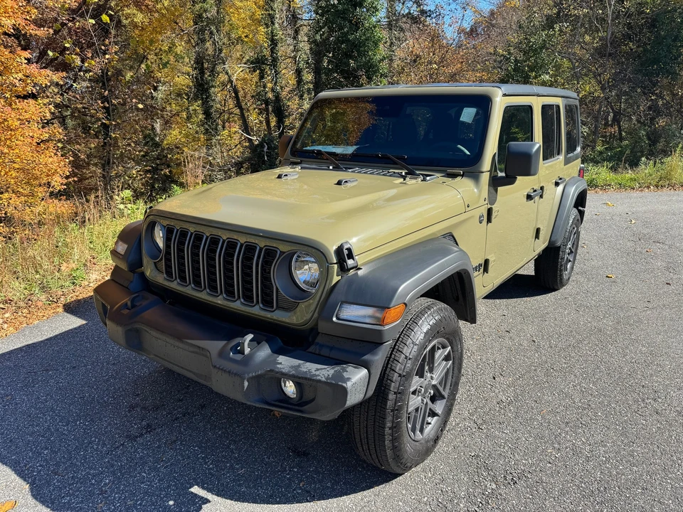2025 Jeep JL Wrangler - Image 3 of 21