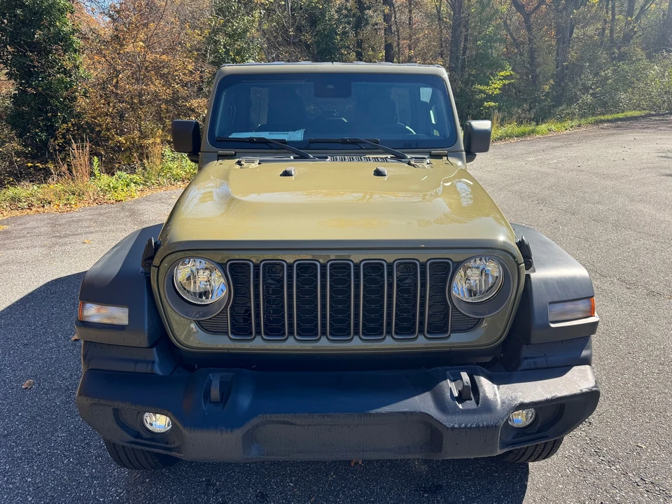 2025 Jeep JL Wrangler - Image 4 of 21