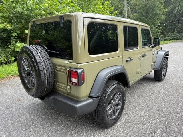 2025 Jeep JL Wrangler - Image 7 of 21