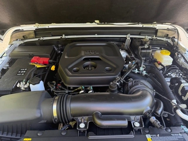 2025 Jeep JL Wrangler - Image 10 of 21