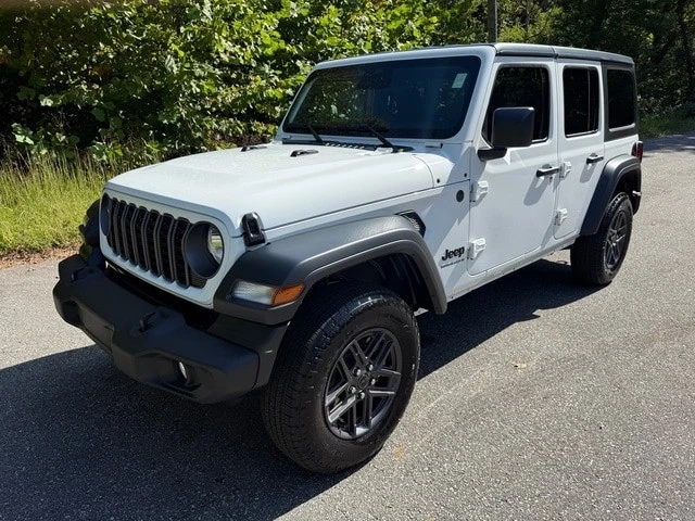 2025 Jeep JL Wrangler - Image 3 of 21