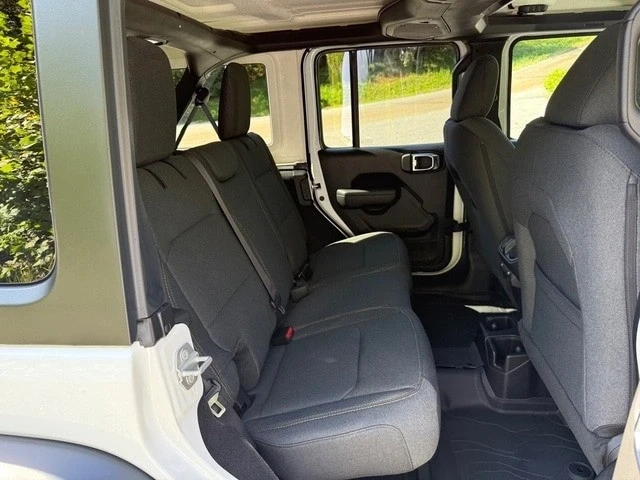 2025 Jeep JL Wrangler - Image 19 of 21