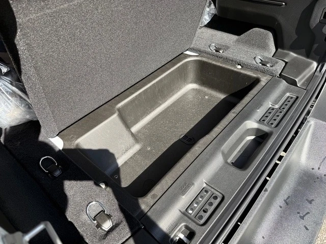 2025 Jeep JL Wrangler - Image 18 of 21