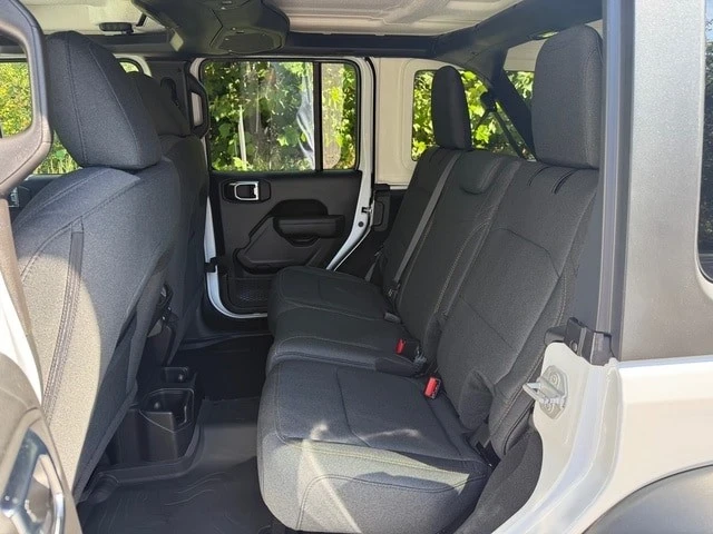 2025 Jeep JL Wrangler - Image 15 of 21