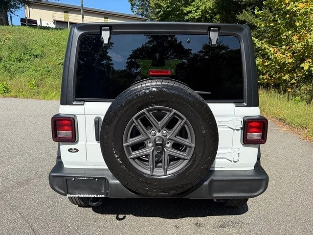 2025 Jeep JL Wrangler - Image 8 of 21