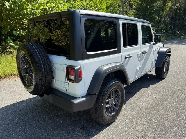 2025 Jeep JL Wrangler - Image 7 of 21