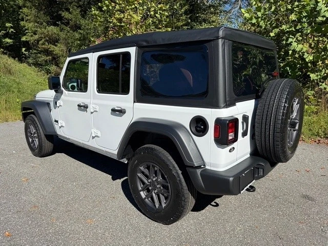 2025 Jeep JL Wrangler - Image 9 of 21