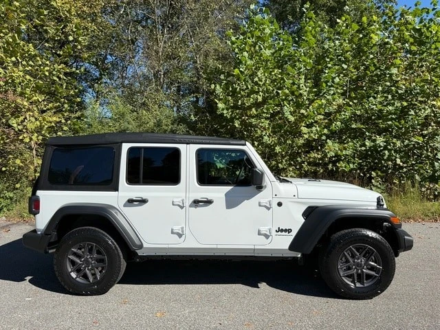 2025 Jeep JL Wrangler - Image 6 of 21