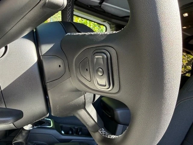 2025 Jeep JL Wrangler - Image 14 of 21