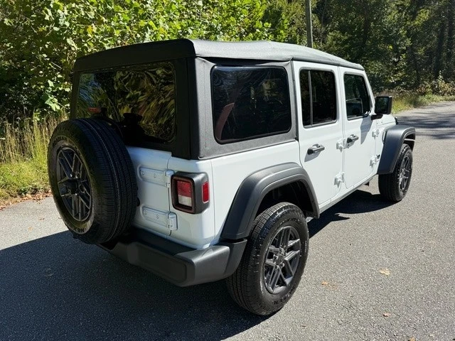 2025 Jeep JL Wrangler - Image 7 of 21