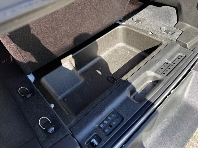 2025 Jeep JL Wrangler - Image 18 of 21