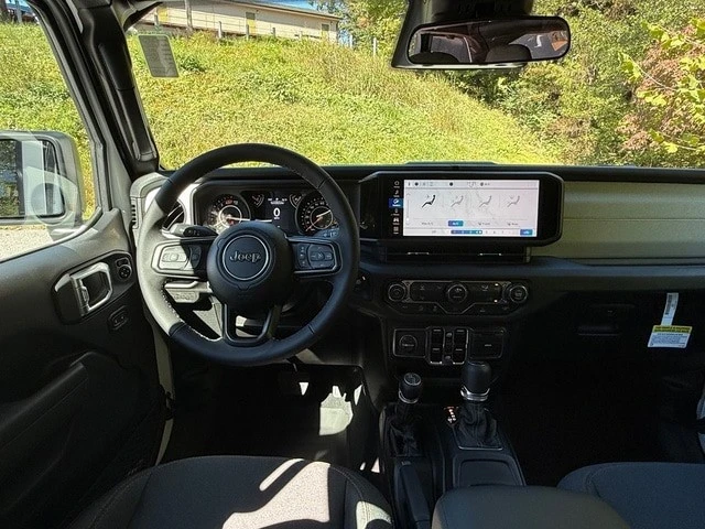 2025 Jeep JL Wrangler - Image 11 of 21
