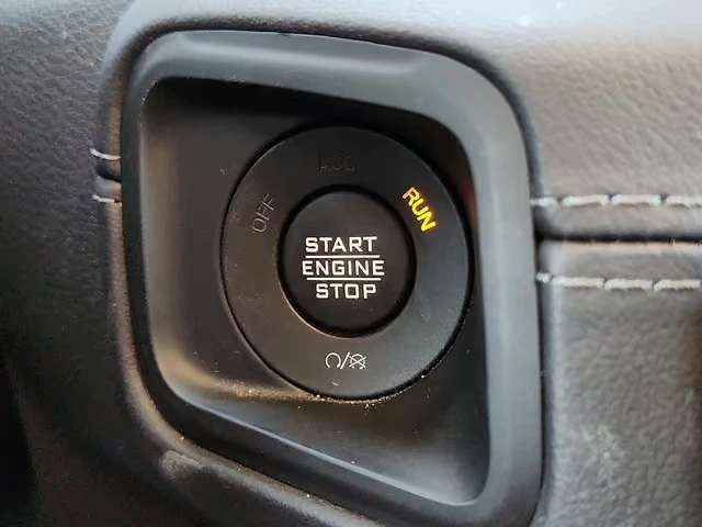 2025 Jeep JL Wrangler - Image 16 of 20