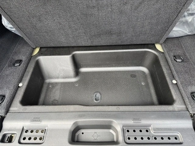 2025 Jeep JL Wrangler - Image 20 of 21