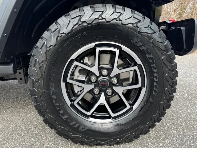 2025 Jeep JL Wrangler - Image 11 of 21