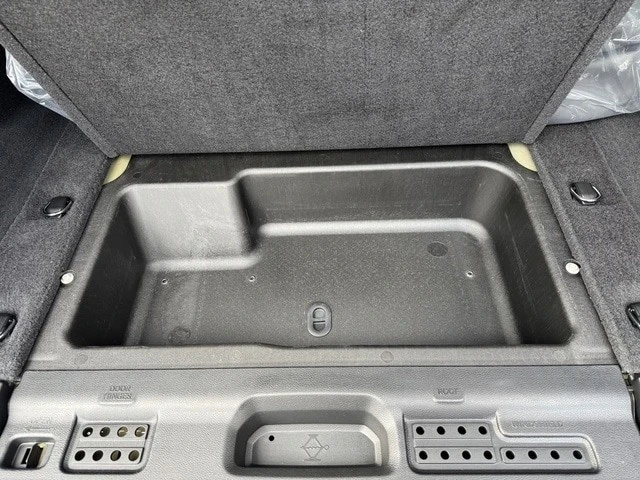 2025 Jeep JL Wrangler - Image 20 of 21