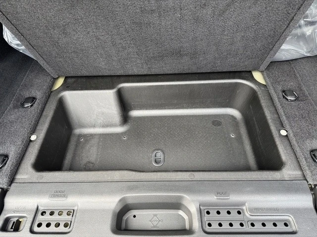 2025 Jeep JL Wrangler - Image 20 of 21