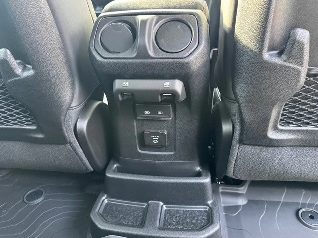 2025 Jeep JL Wrangler - Image 21 of 21