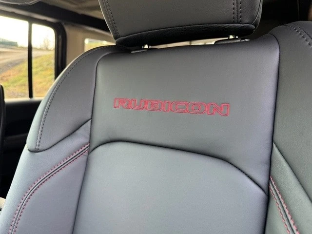 2025 Jeep JL Wrangler - Image 15 of 21